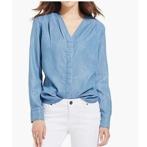Kut from the Kloth Jessica Chambray V-Neck Button Down Top Blue small EUC